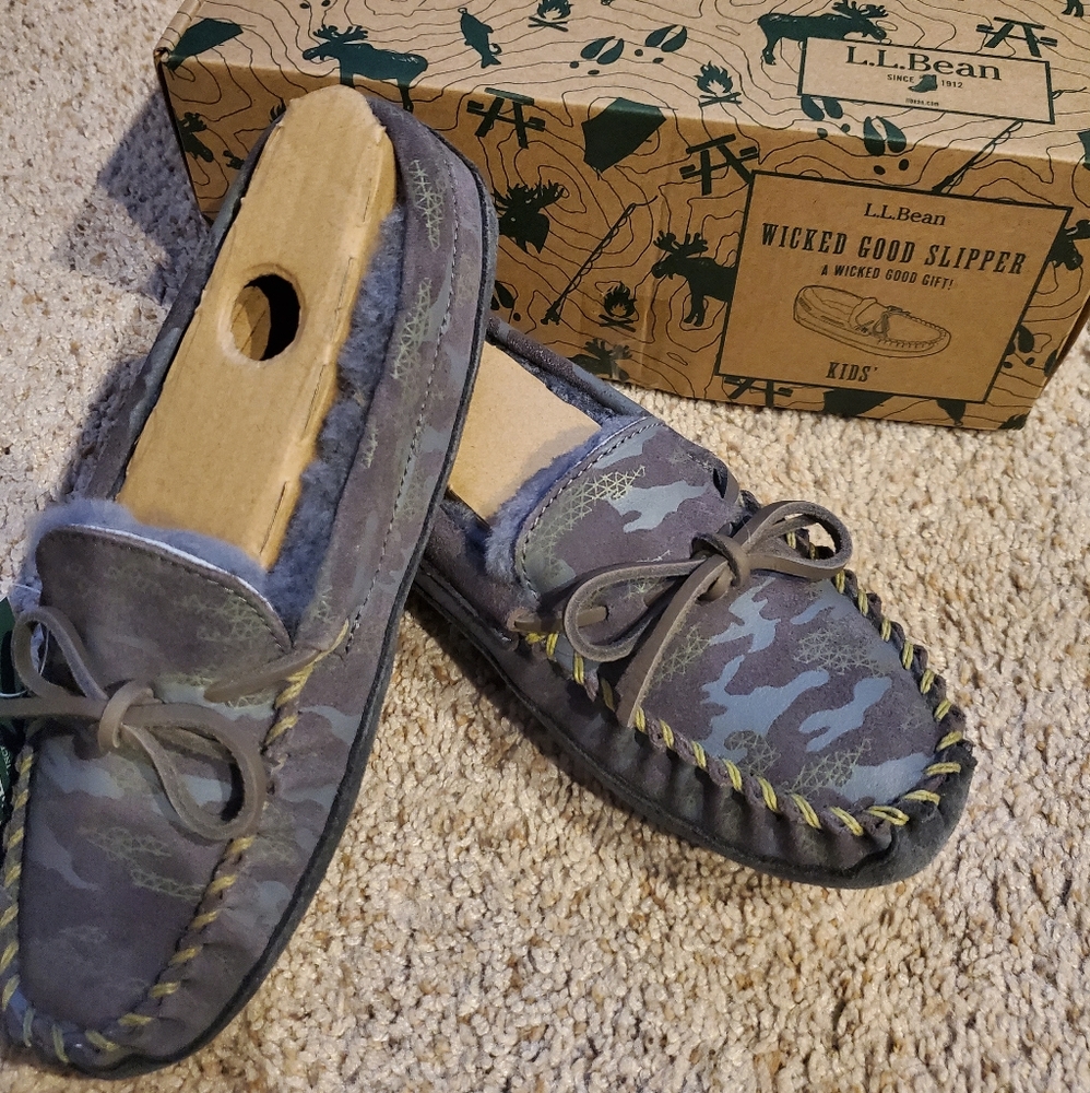 Llbean wicked good kids slippers